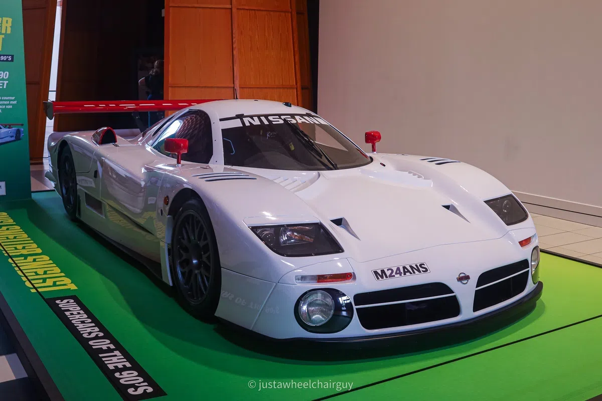 Nissan R390 GT1
