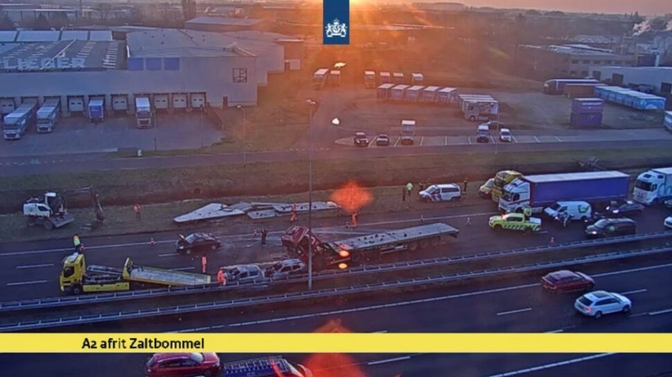 Ongeluk met vrachtwagen op A2