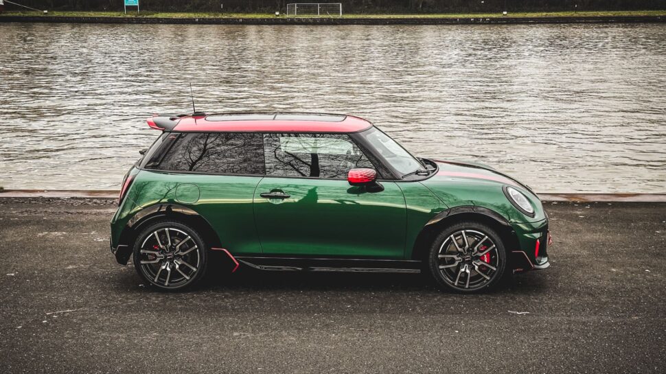 Benzine MINI John Cooper Works vies bah test