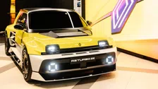 Thumbnail for article: De moddervette Renault 5 Turbo 3E is in Rotterdam!