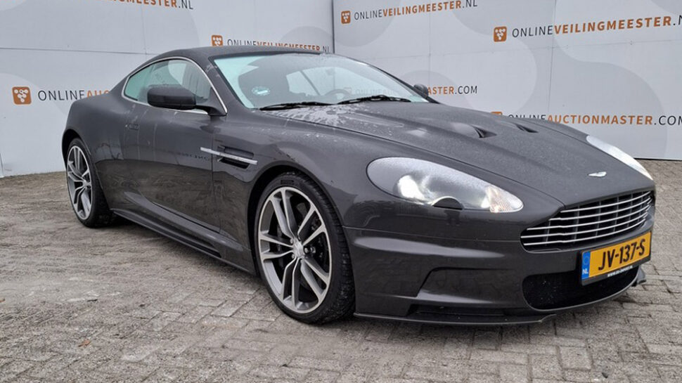 Aston Martin DBS Domeinen