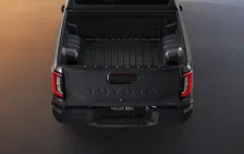 Thumbnail for article: Van diesel tot elektrisch: de nieuwe Toyota Hilux