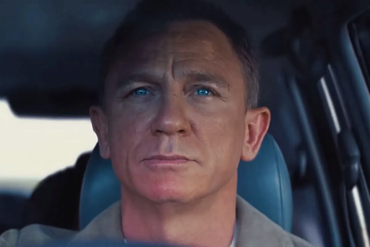 James Bond stapt over op Chinese EV's