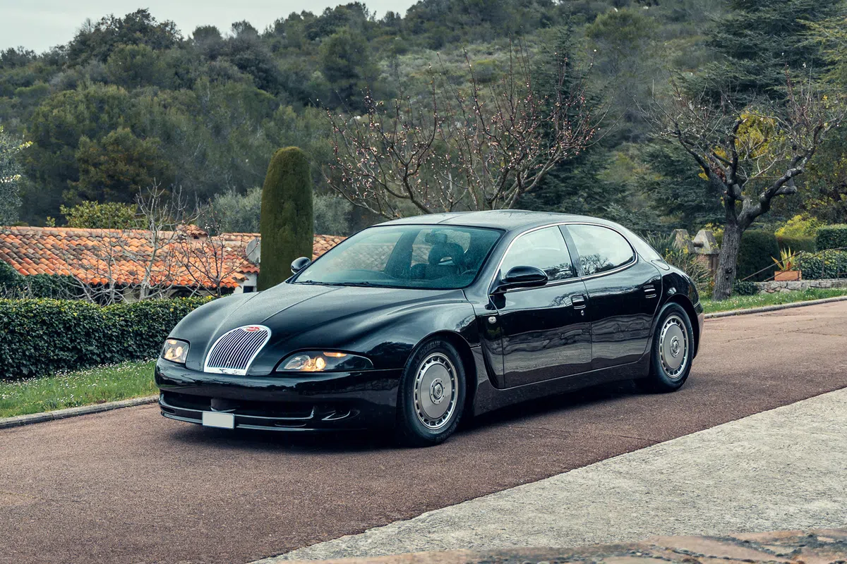 Buitenkans: koop een vijfdeurs Bugatti!