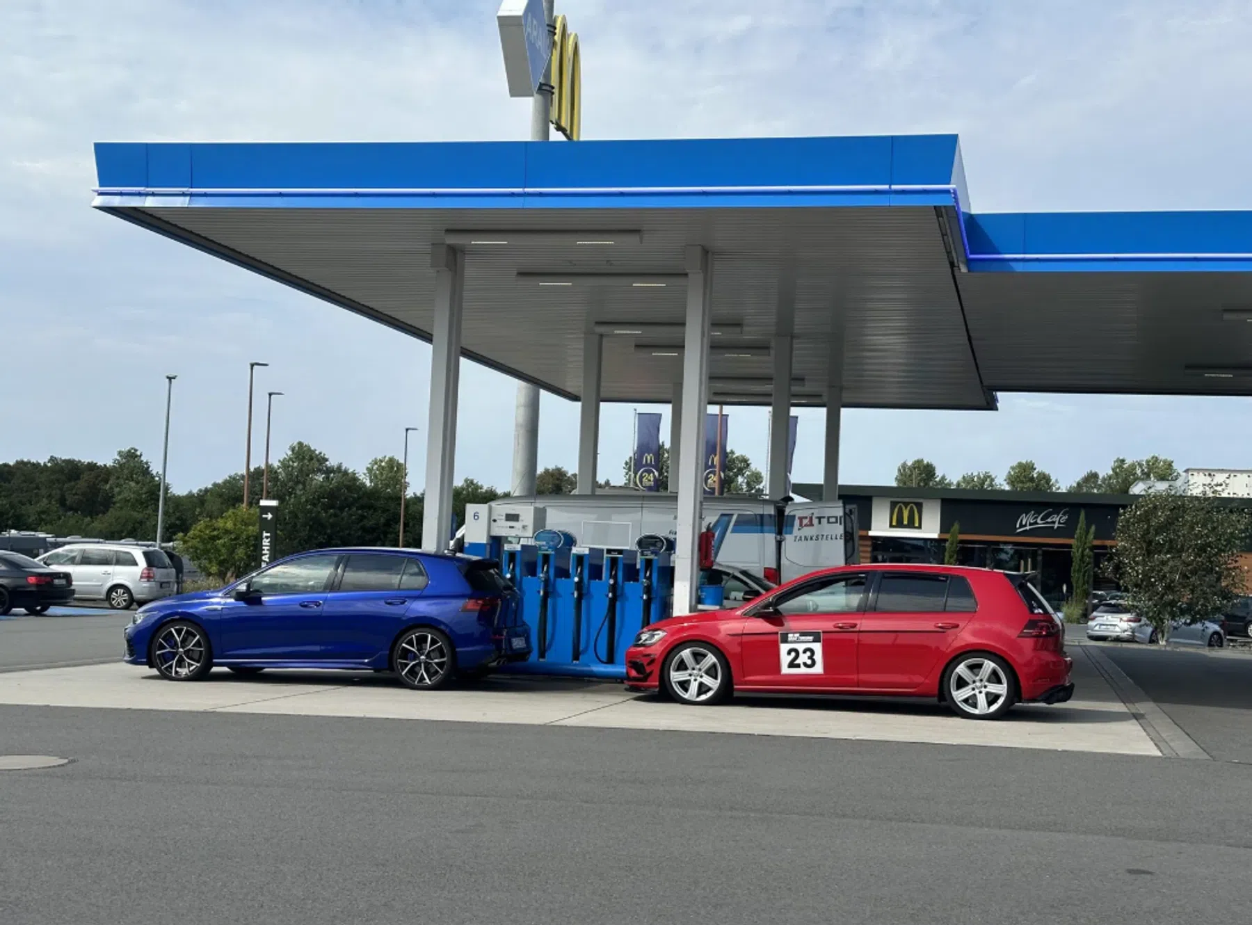 Geen grap: Duitsland beperkt benzineprijzen per 1 april