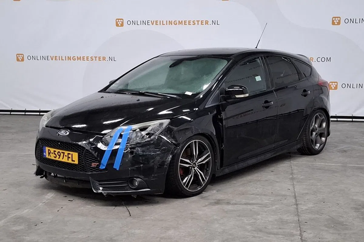 Scoor een Focus ST met wat werk bij Domeinen