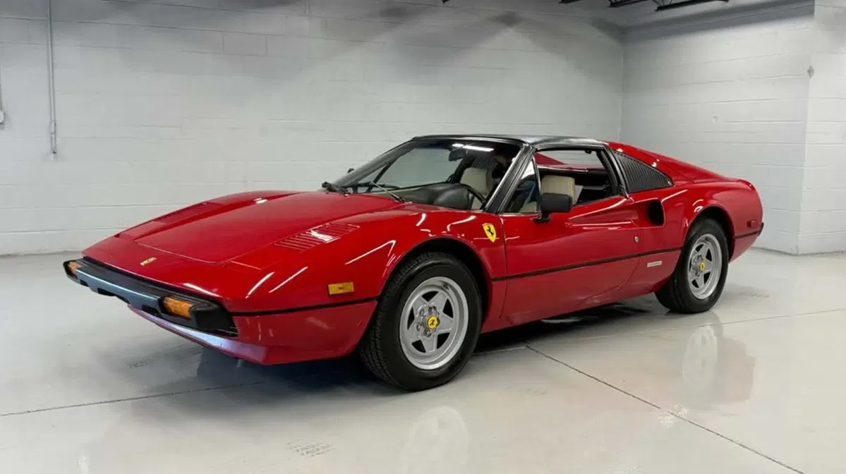 Ferrari 308 GTS van Magnum opnieuw onder de hamer