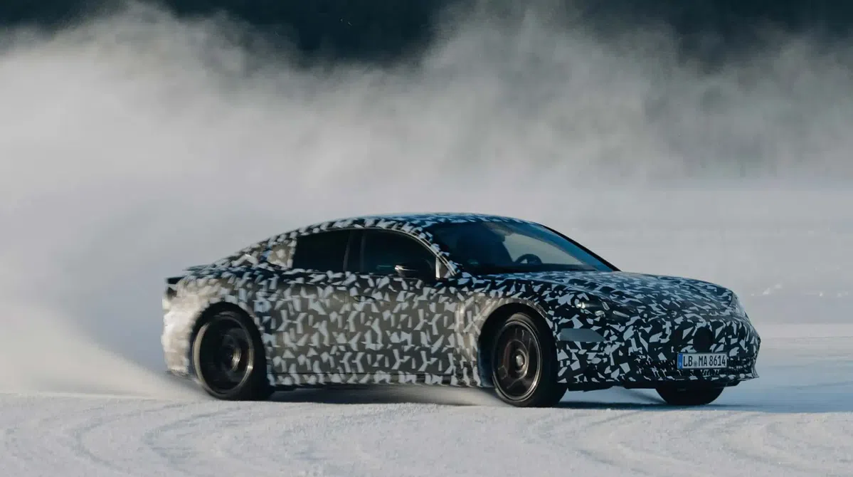 1.300 pk en een nep-V8: dit is de elektrische AMG GT 4-door