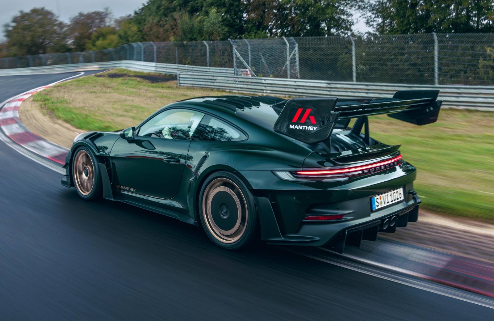 VIDEO: Porsche 992 GT3 RS Manthey Kit is bijna net zo snel als de GT2 RS MR!