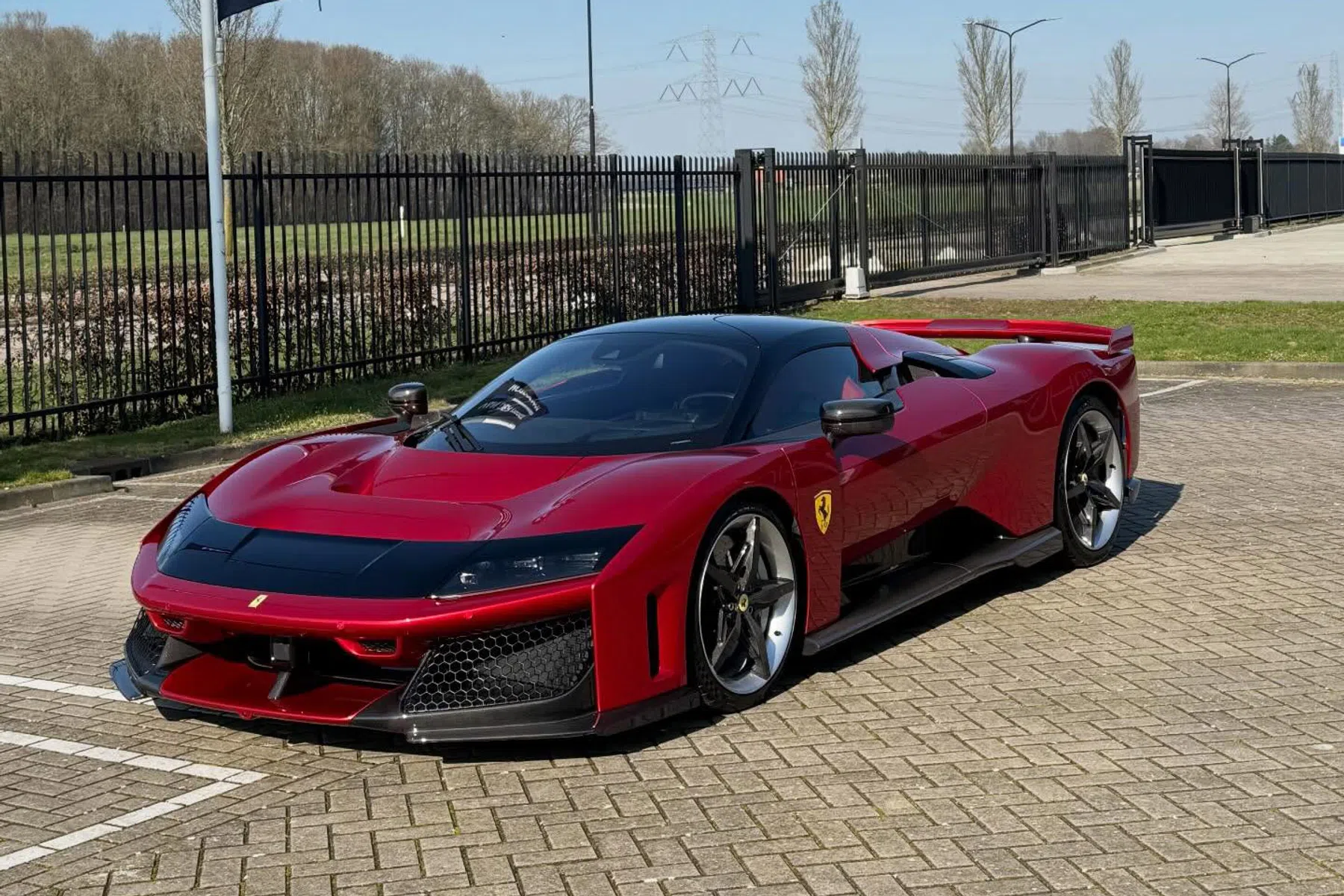 Op deze plug-in hybride met V6 zit toch meer dan een ton aan BPM!