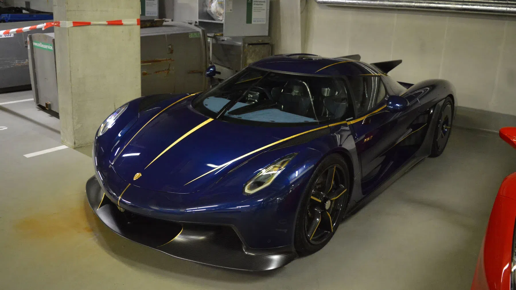 Deze Koenigsegg kan een Amsterdamse parkeergarage wél betalen