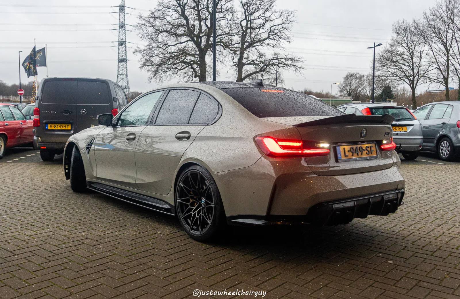 Is de SUV-gekte voorbij? Fabrikanten willen weer sedans en hatchbacks bouwen!