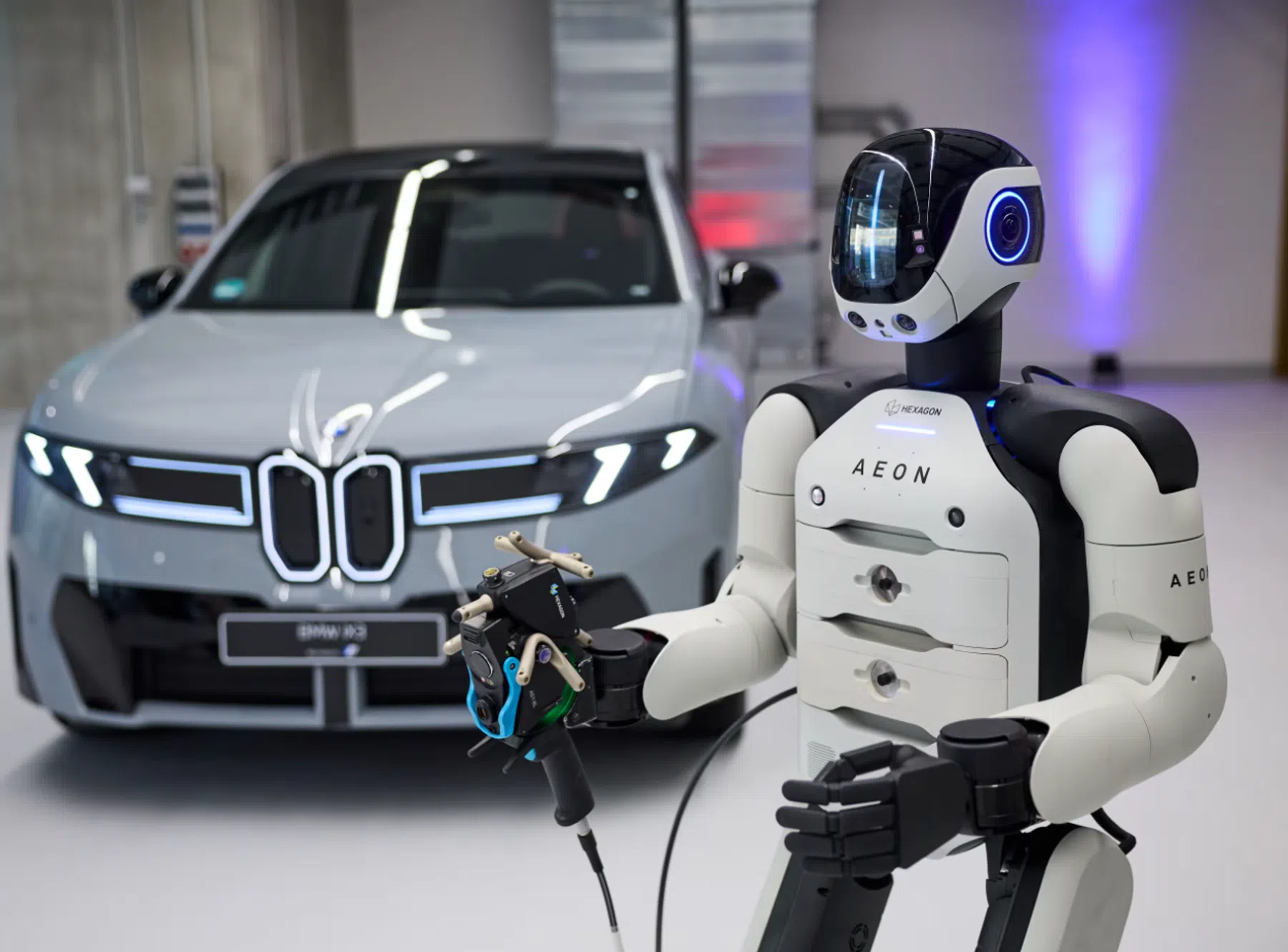 BMW krijgt robotcollega’s in de fabriek