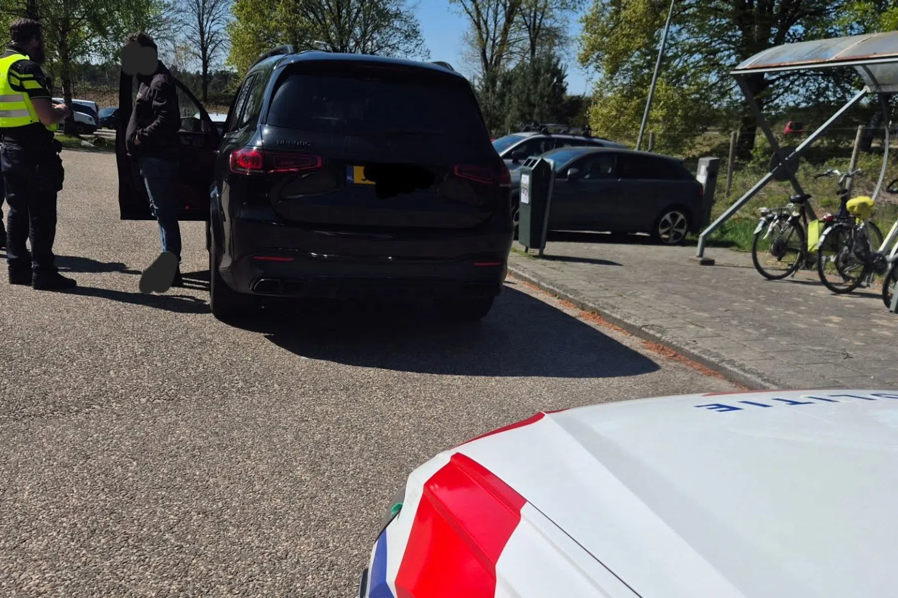 Politie plukt Brabus GLS met vals kenteken van de weg