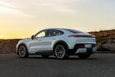 Thumbnail for article: Dit is de nieuwe Porsche Cayenne Electric met “op 911 geïnspireerde daklijn”