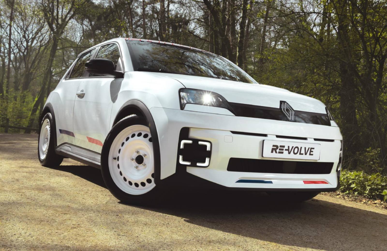 Renault 5 E-Tech Rallye met dikke steelies komt uit Nederland! 