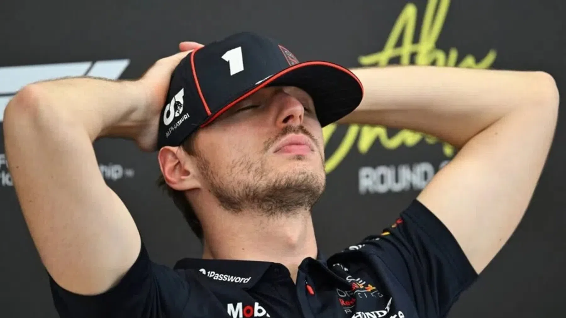 Max Verstappen neemt levensgevaarlijke gok