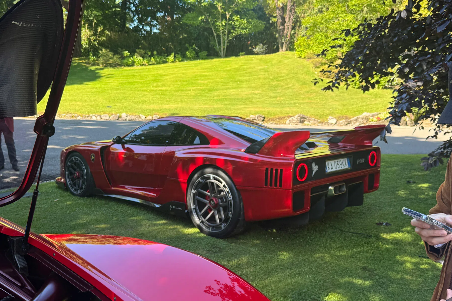 In het echt: de nieuwe Italiaanse hypercar met Koenigsegg V8!