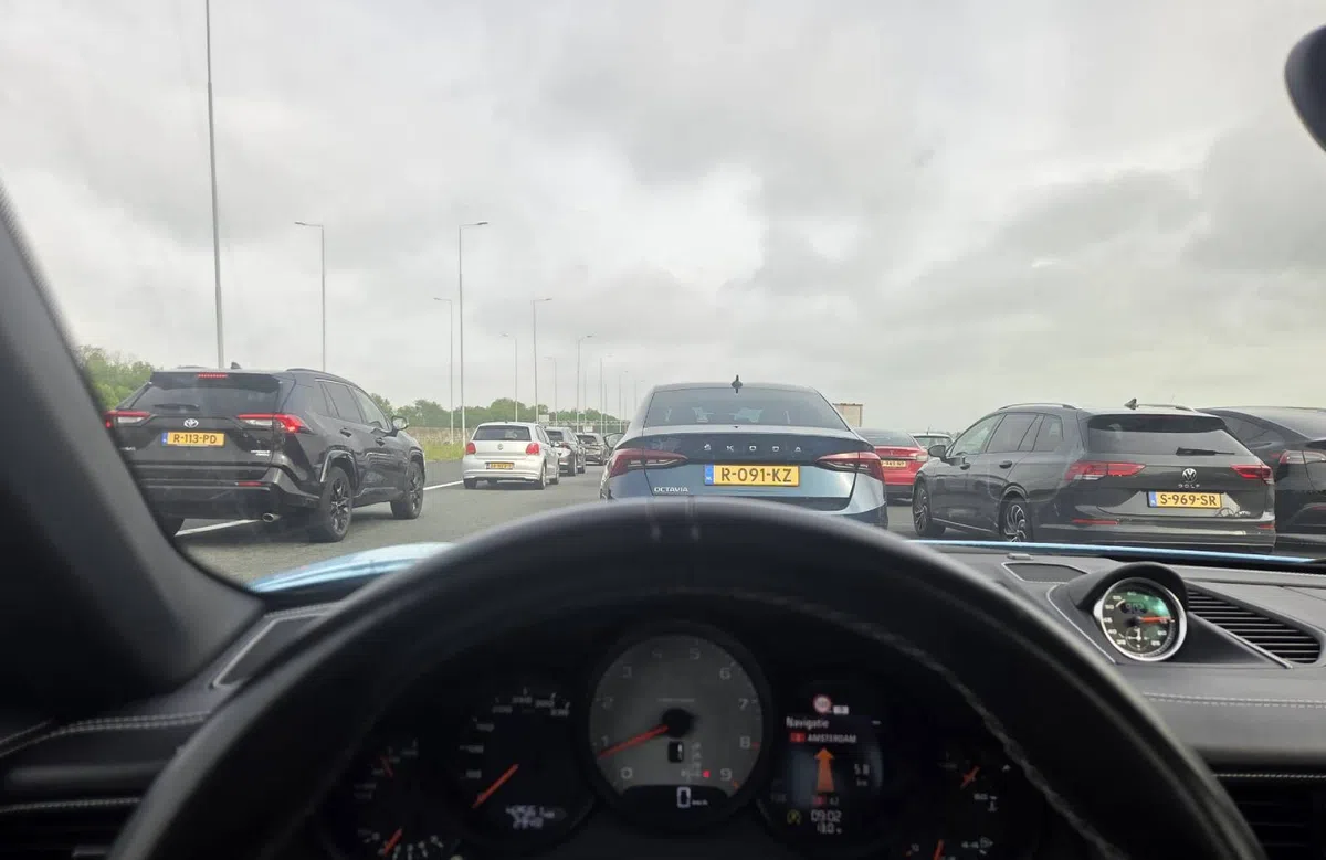 Naar Duitsland? Blijf weg van de A12, ik herhaal, blijf weg van de A12!
