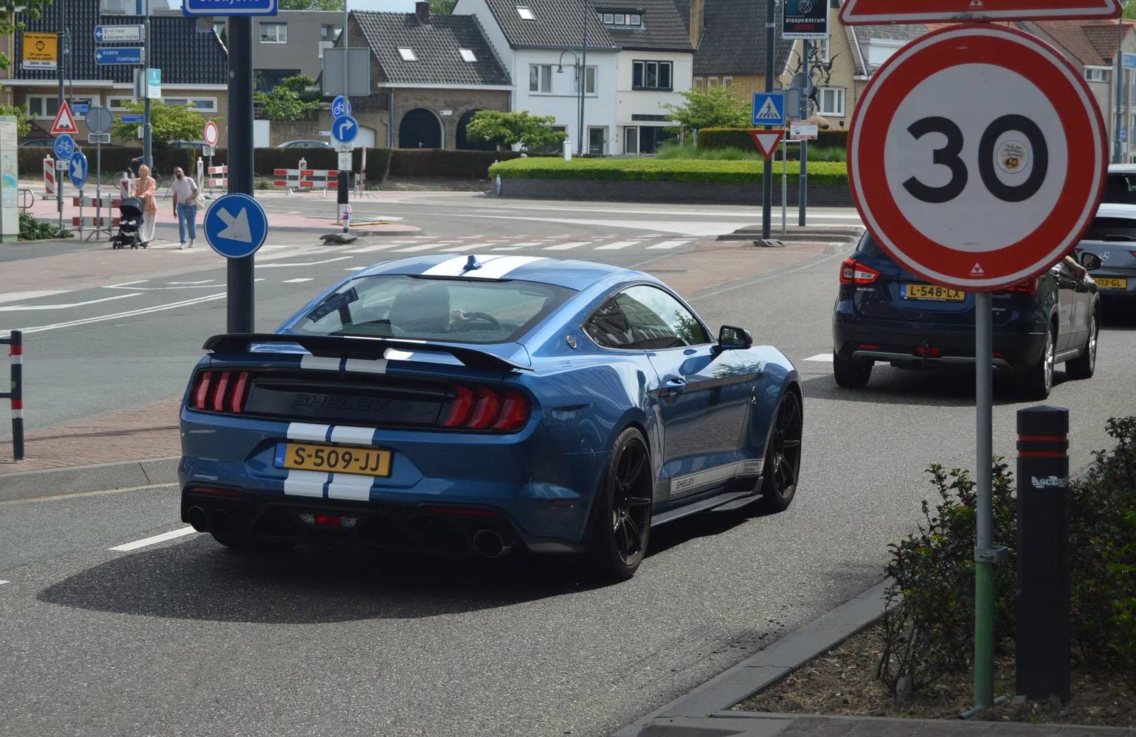 Onderzoek wijst uit: Nederlanders hebben schijt aan 30 km/u-zone