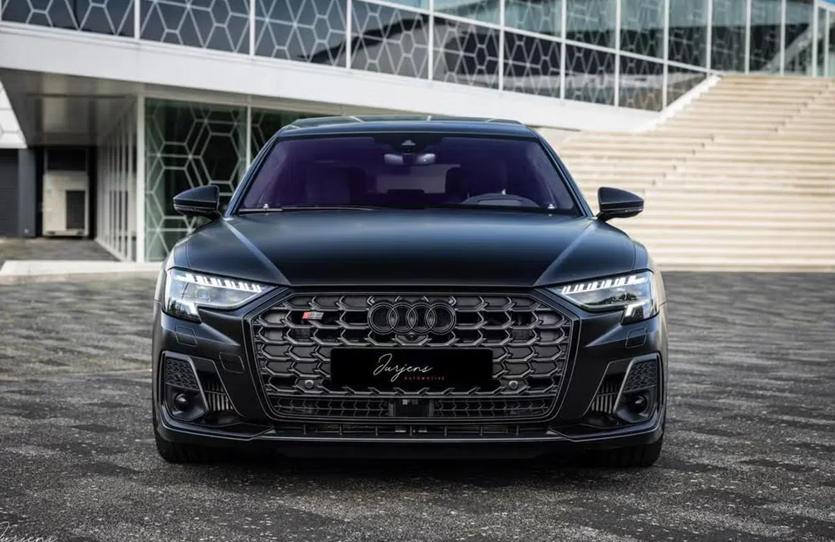 Er klopt iets niet aan deze Audi S8 van Marktplaats