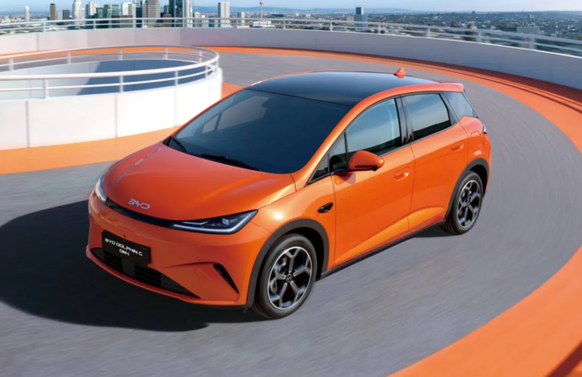 BYD reageert op ID. Polo met hybride hatchback voor Europa!