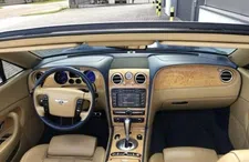 Thumbnail for article: Koopje op Marktplaats: W12 Bentley cabrio met bijna vier ton op de teller