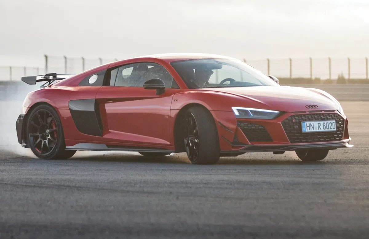 Nieuwe R8 met hybride Lambo-V8? Audi-baas ziet het wel zitten!