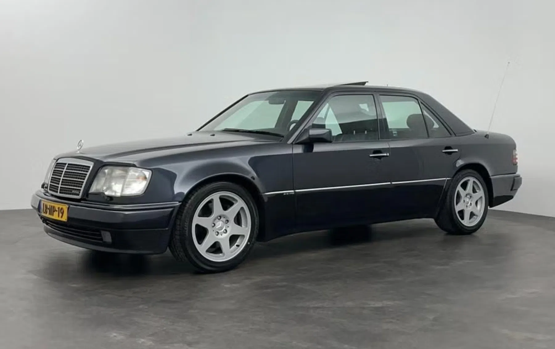 Zoveel kost de goedkoopste Mercedes E500 van Marktplaats