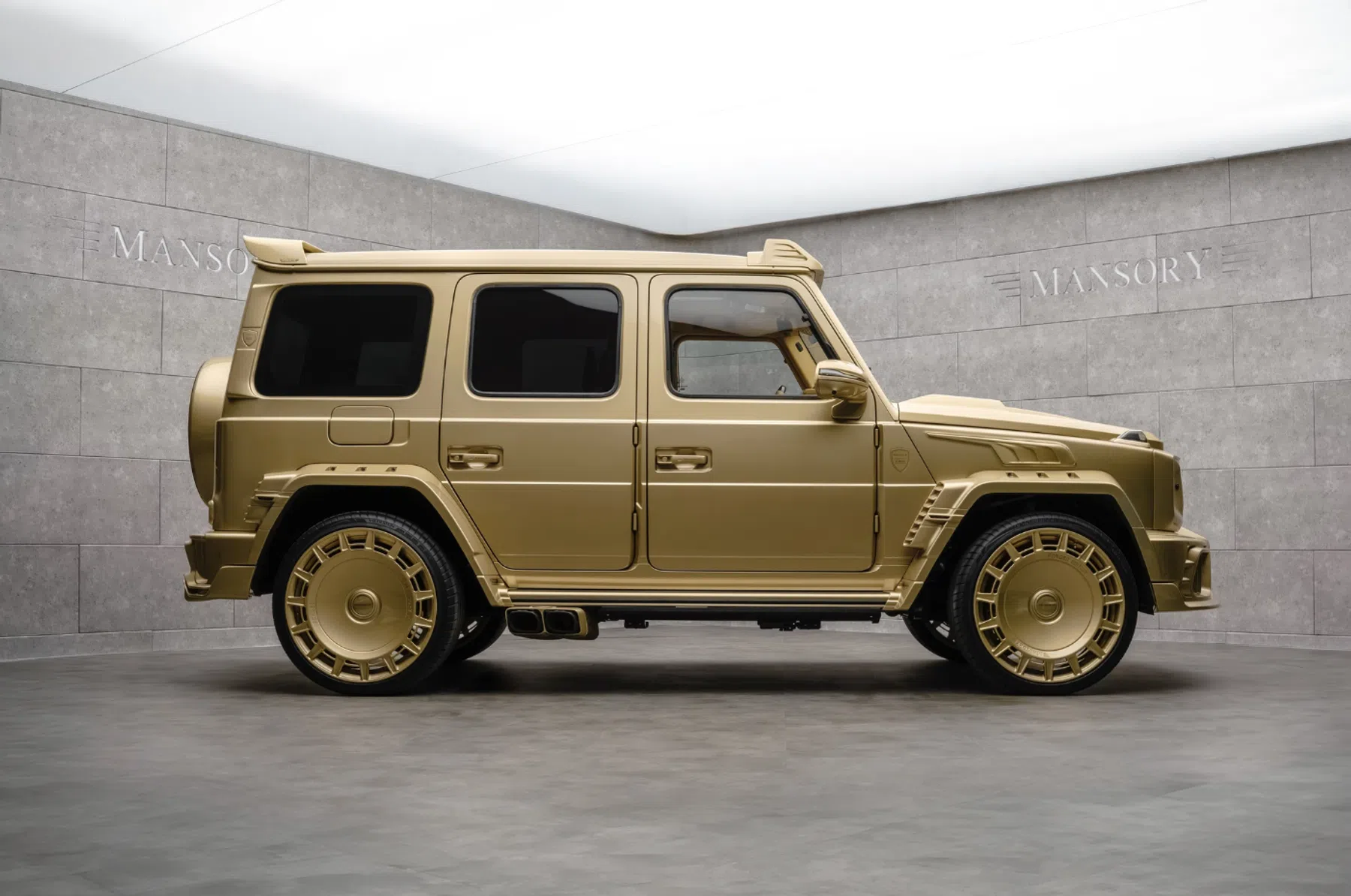 Mansory maakt van de G-Klasse een rijdende goudstaaf