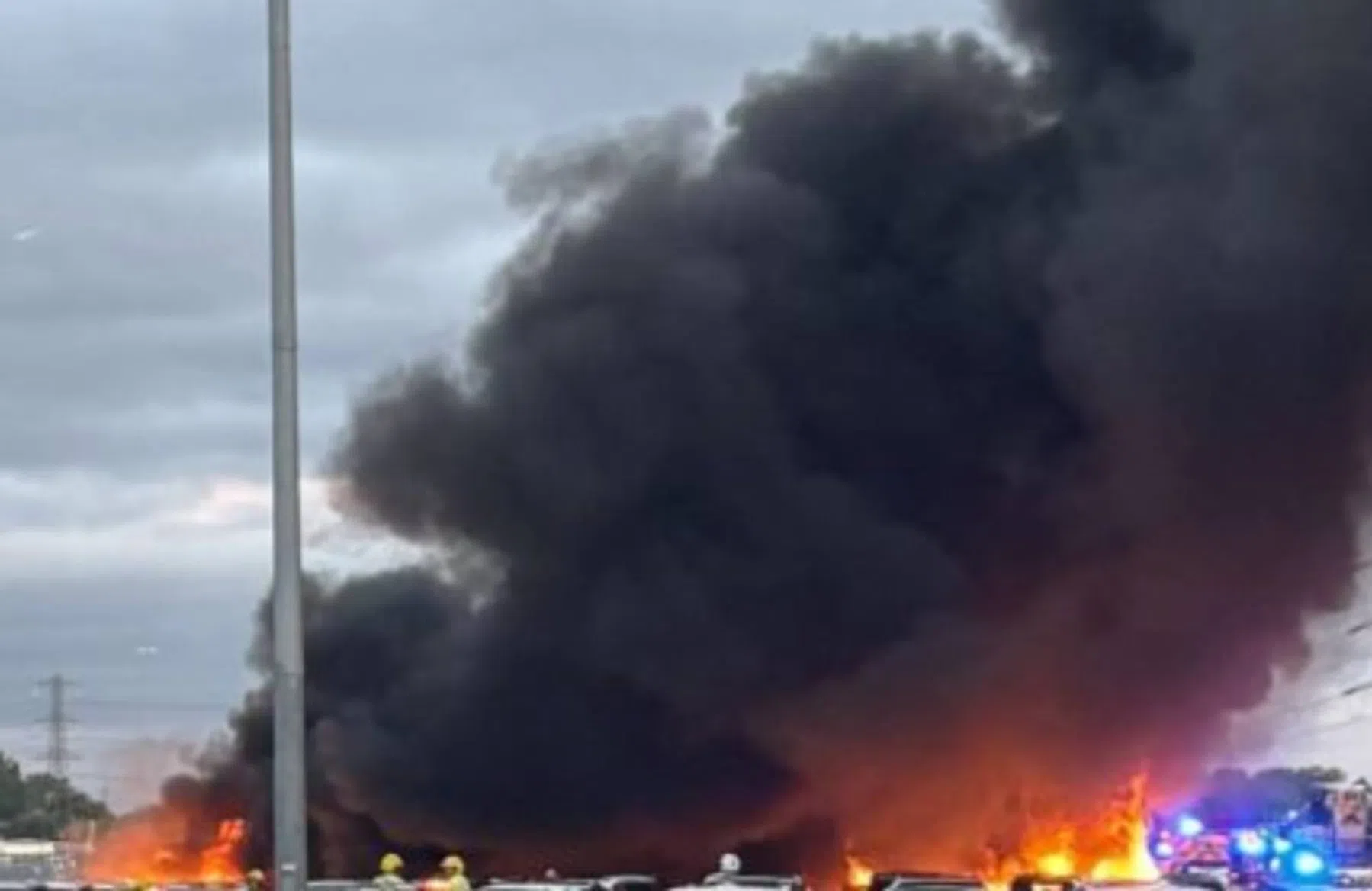 33 Chinese SUV's in brand in haven van Southampton