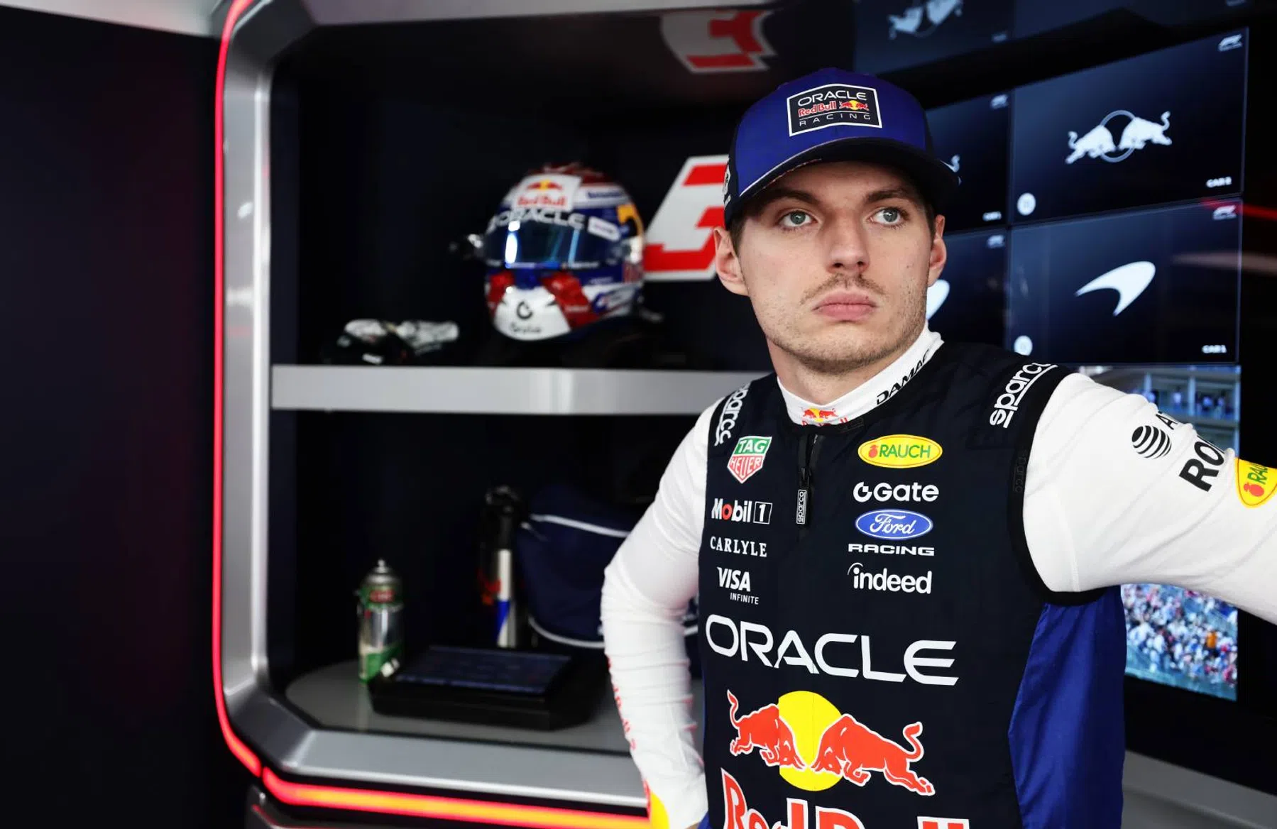 Hamilton verklapt: FIA straft Red Bull en helpt Mercedes en Ferrari een handje