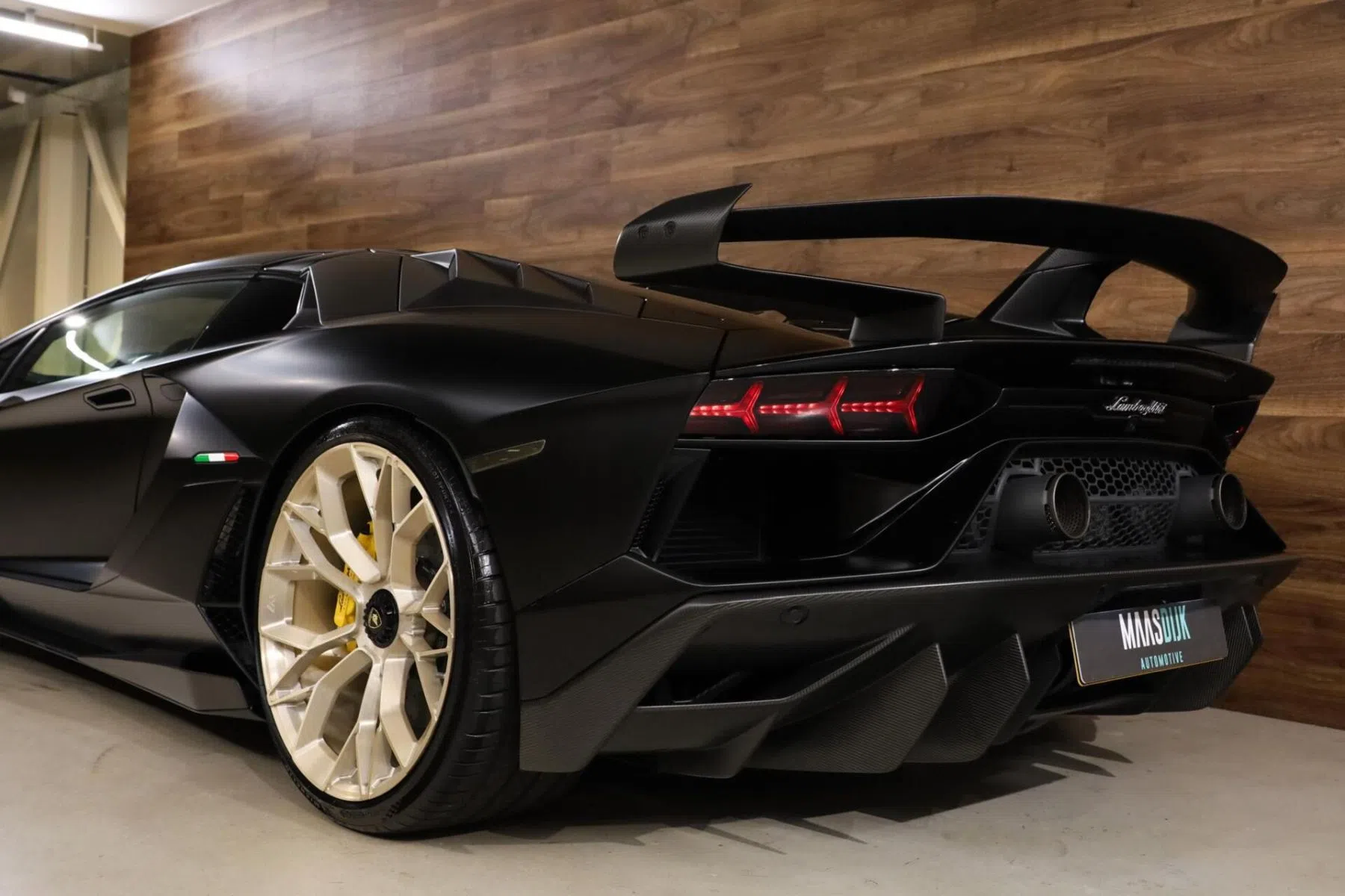 Koop deze Lamborghini Aventador SVJ op Marktplaats, voordat Batman het doet