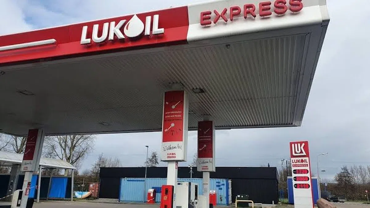 Oekraïners klooien met benzineprijzen Rusland, chaos volgt