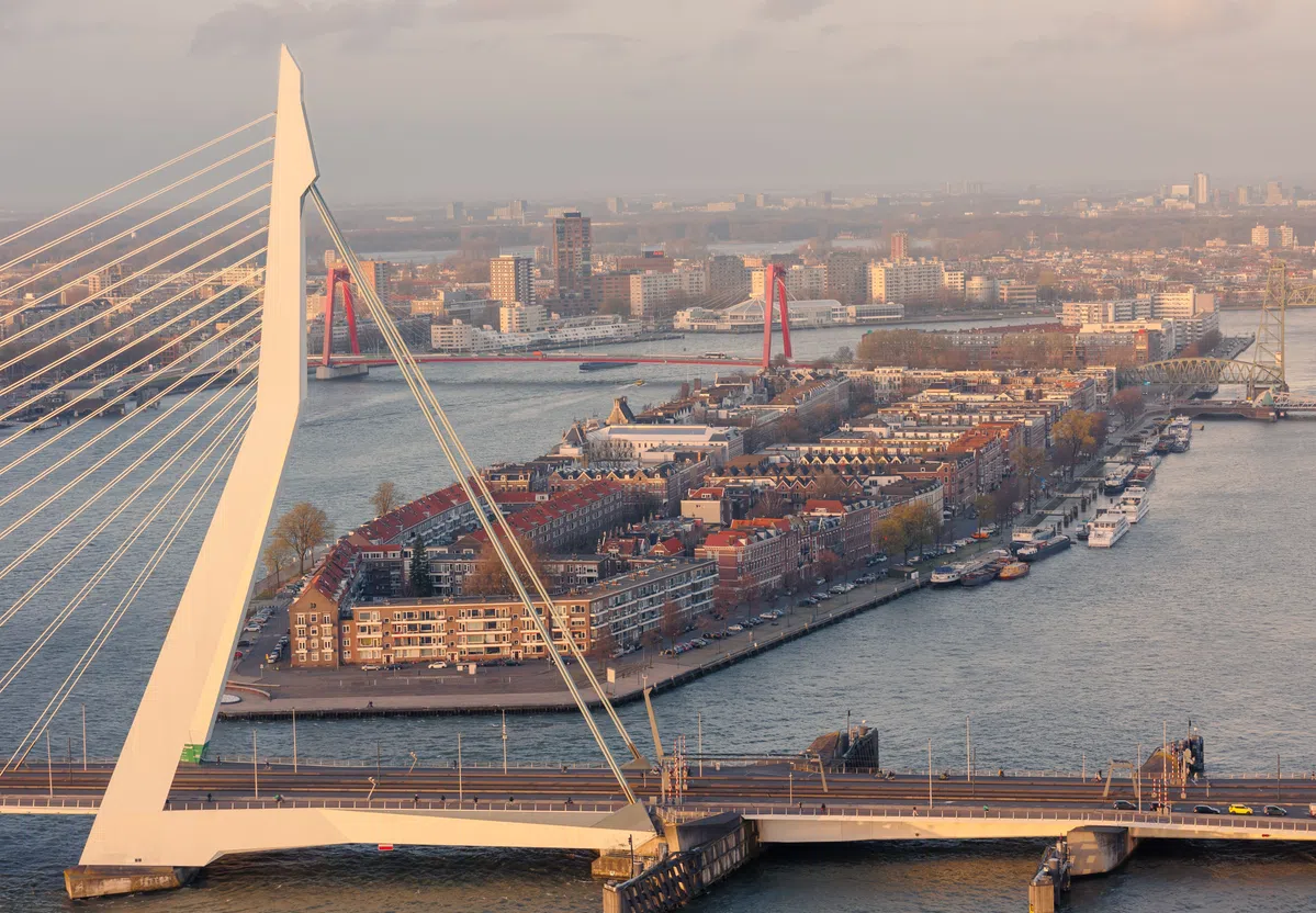 Blijf weg van Rotterdam!! Ik herhaal: blijf weg van Rotterdam!