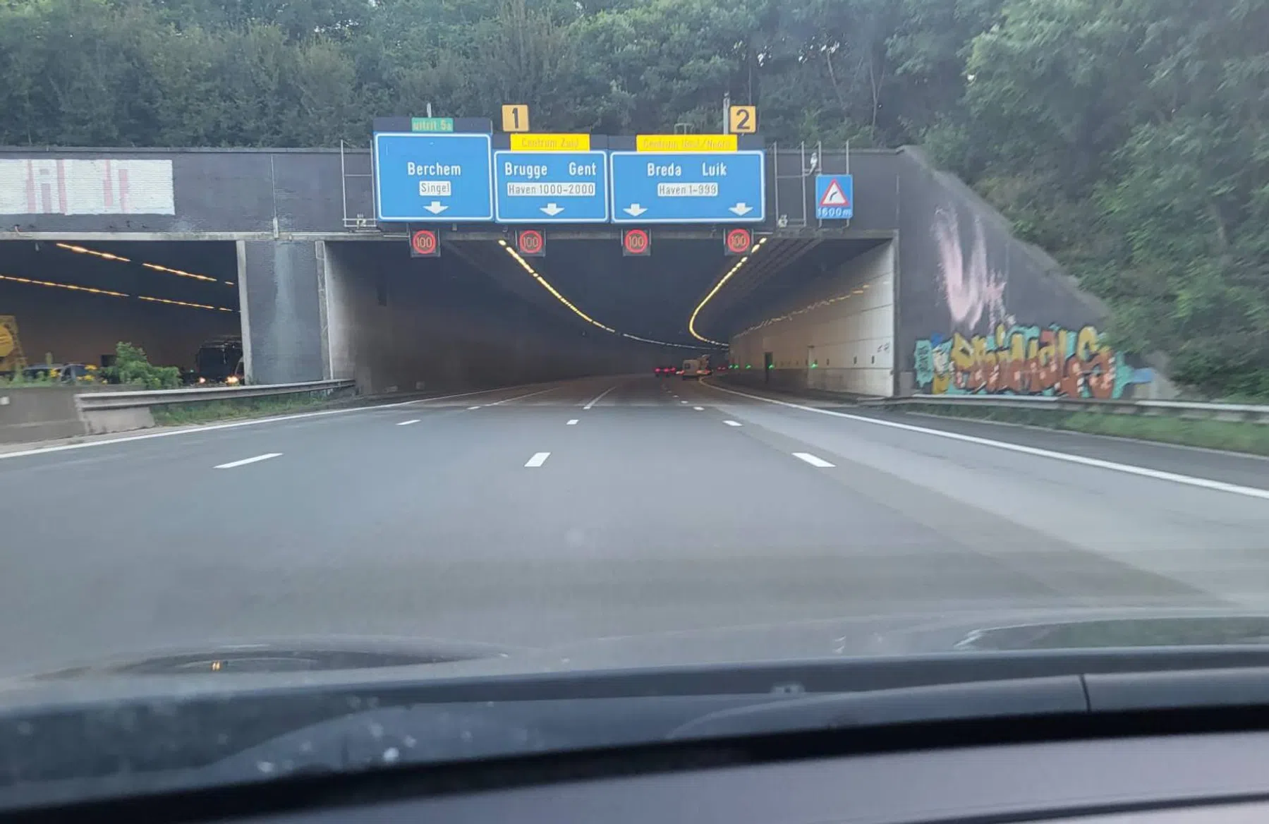 België pakt eindelijk de snelwegen aan, maar laat het slechte asfalt liggen