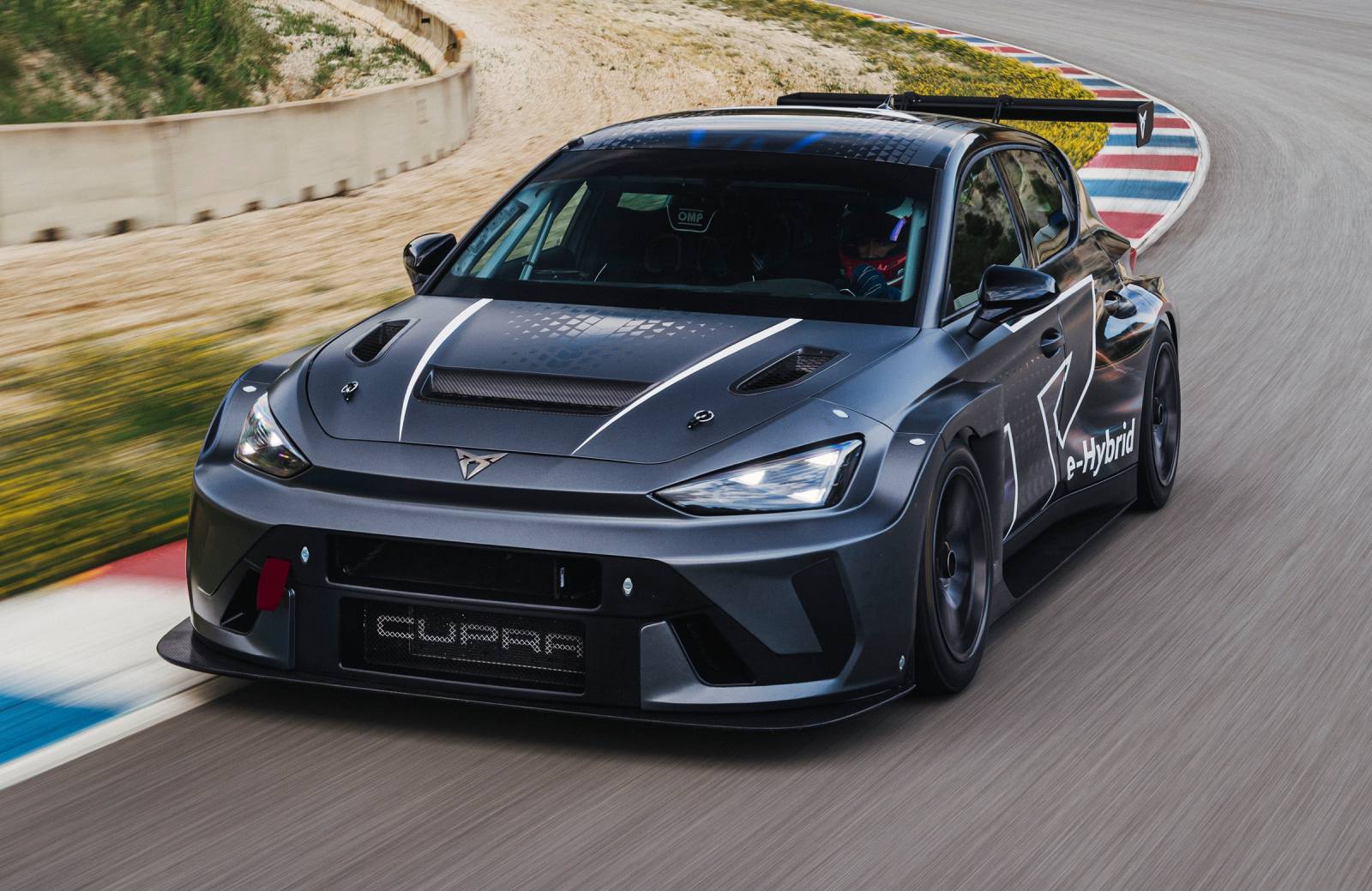 Cupra Leon VZ e-Hybrid Racer is een 500 pk dikke toerwagentoekomst!
