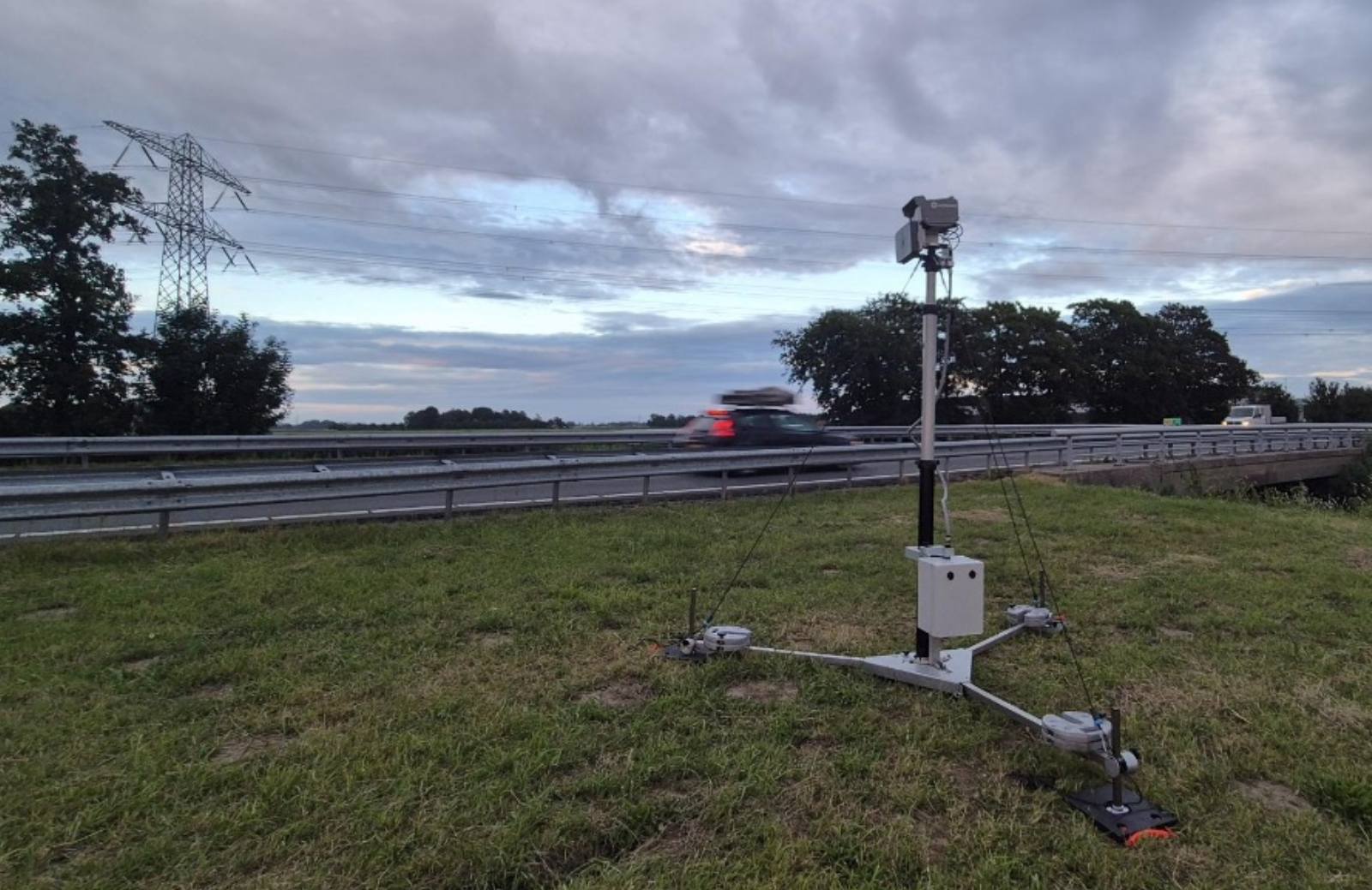 Nieuwe flitspalen duiken op langs de A2 en A58: dit doen ze