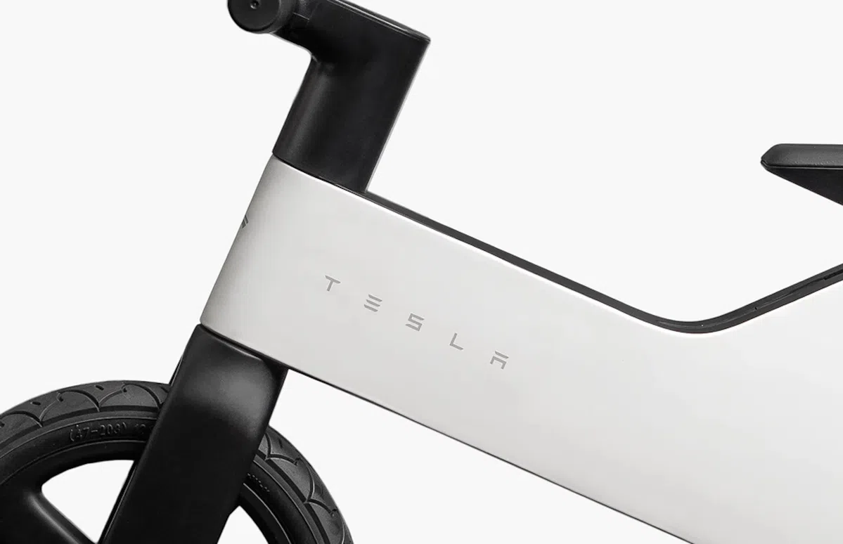 Tesla loopfiets is licht, strak en waarschijnlijk binnen no-time uitverkocht