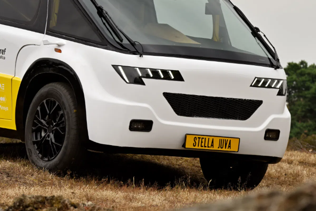 Deze Nederlandse zonne-ambulance rijdt verder dan jouw elektrische SUV