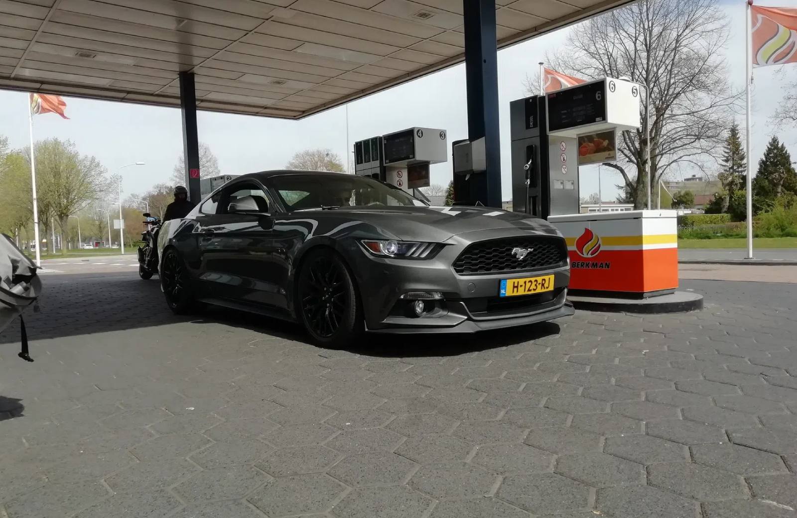 Benzineprijs kruipt richting recordhoogte, Bovag luidt de noodklok