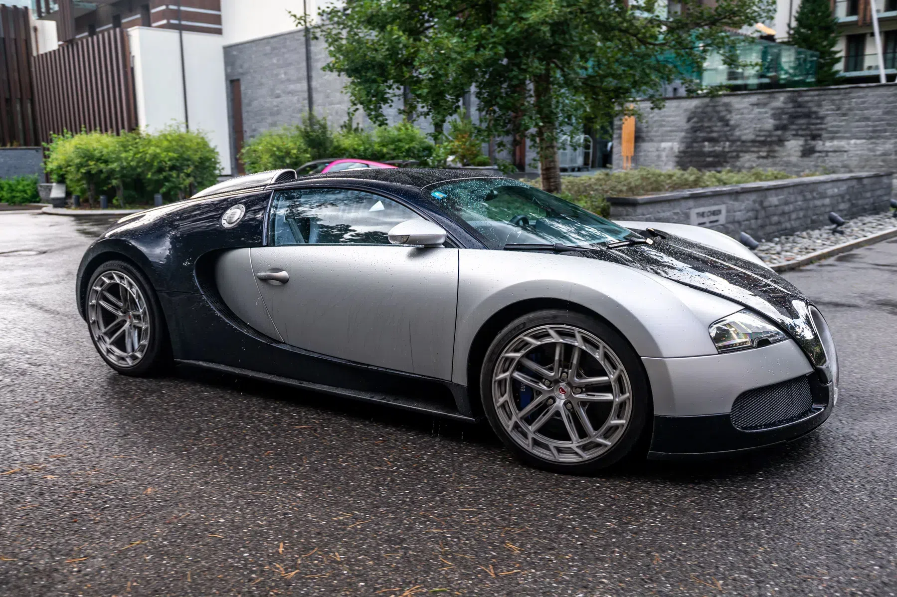 Spotter komt de opgeknapte Bugatti Veyron van Mat Armstrong tegen!