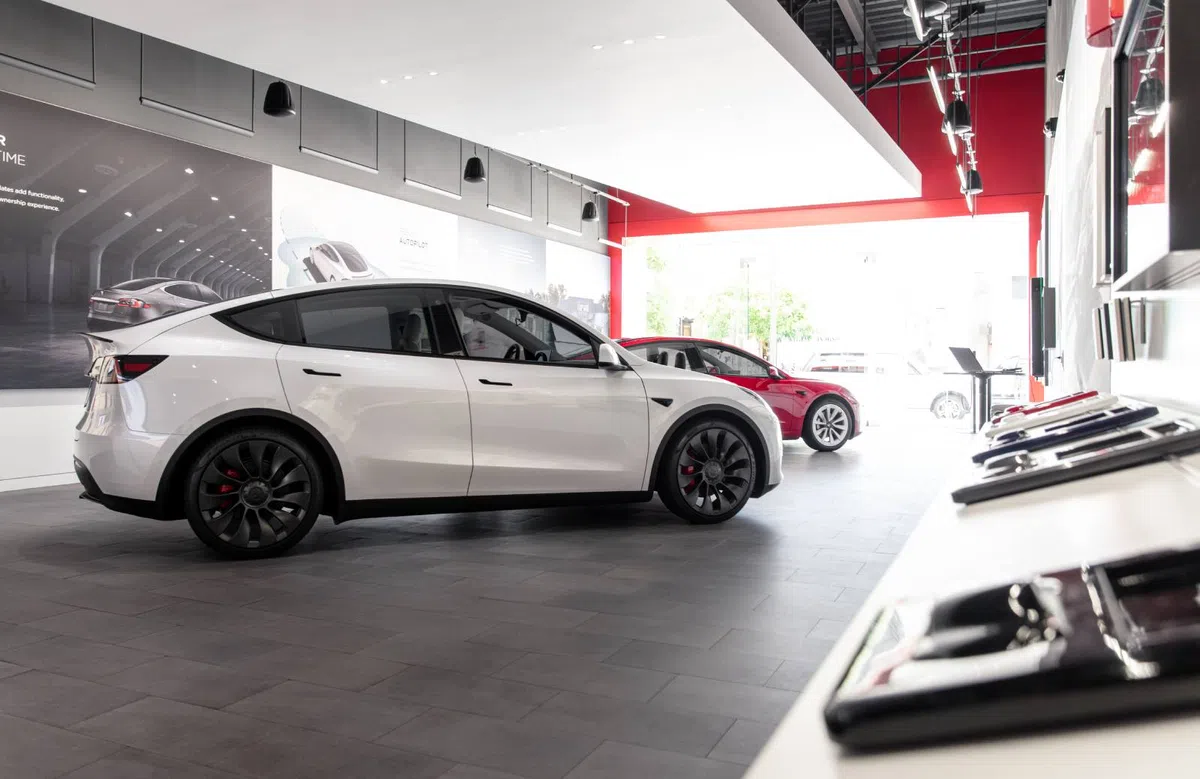Tesla verkoopt recordaantal auto's, maar toch dondert de winst in elkaar