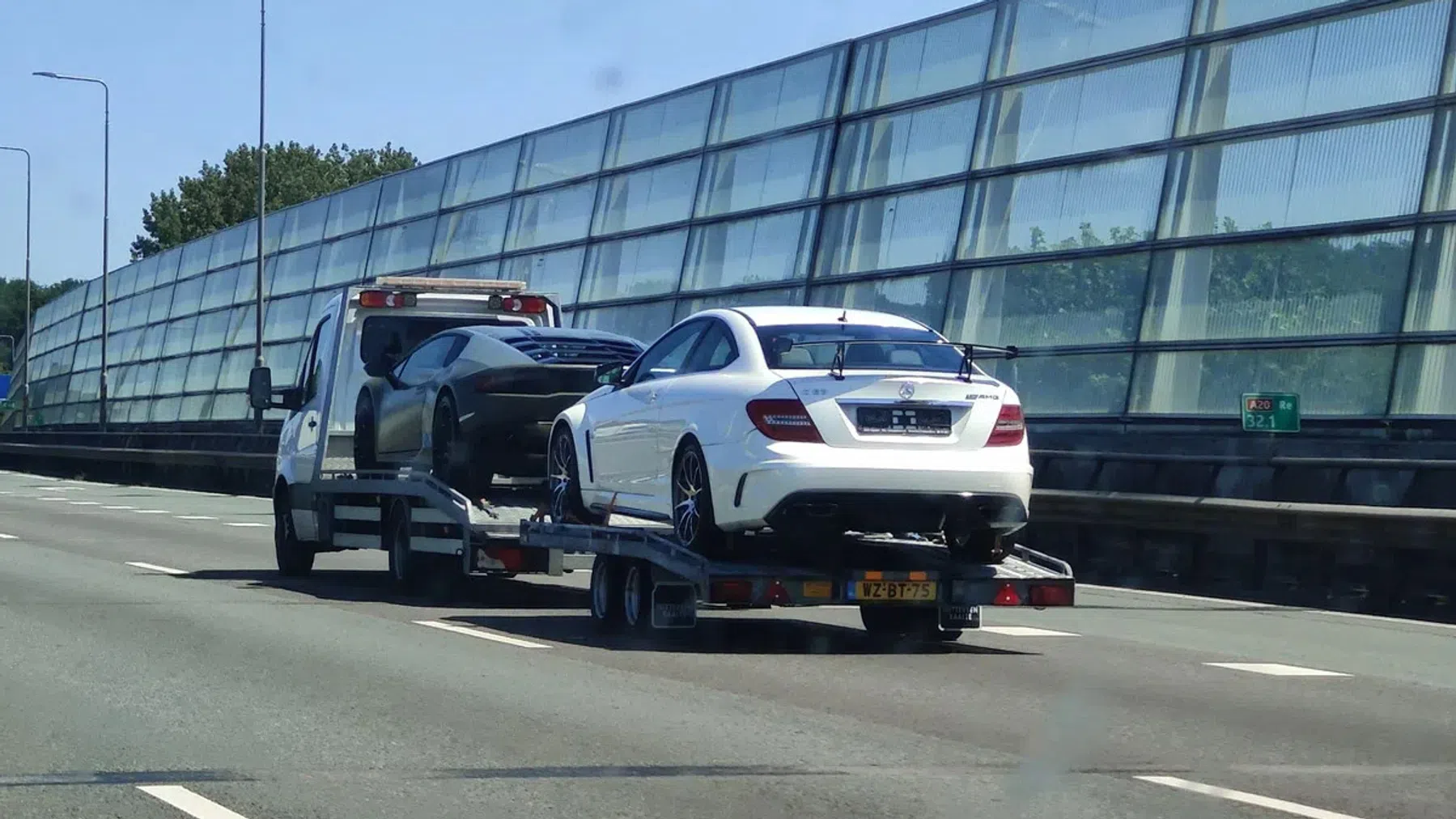 Blijf vanaf vanavond weg van Rotterdam, ik herhaal...