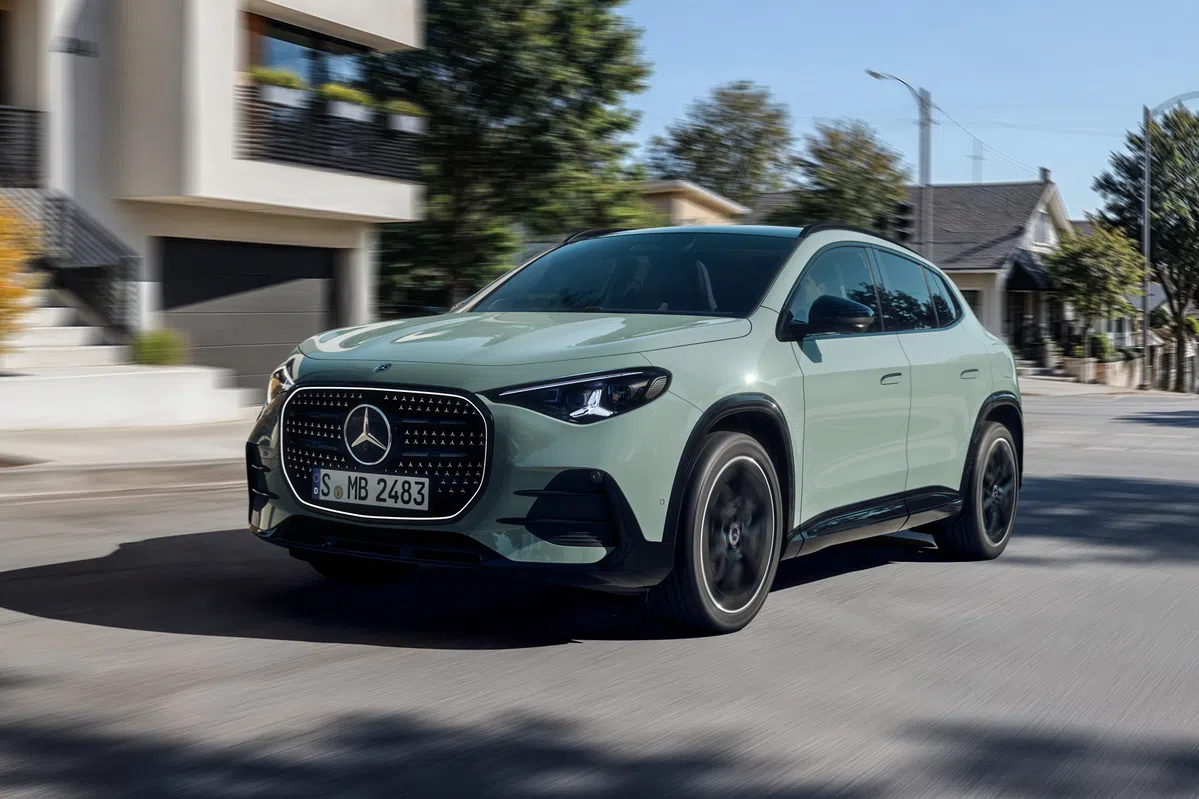 Dit is de gloednieuwe Mercedes GLA: elektrisch én benzine