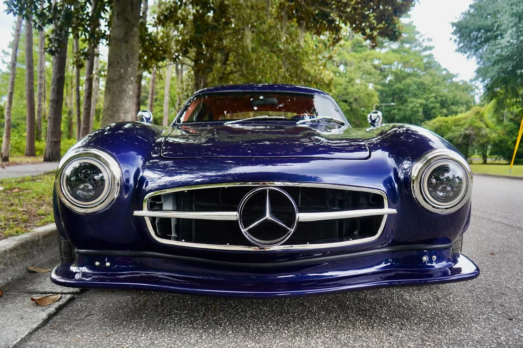Je gaat huilen als je weet wat deze Mercedes 300 SL replica kost