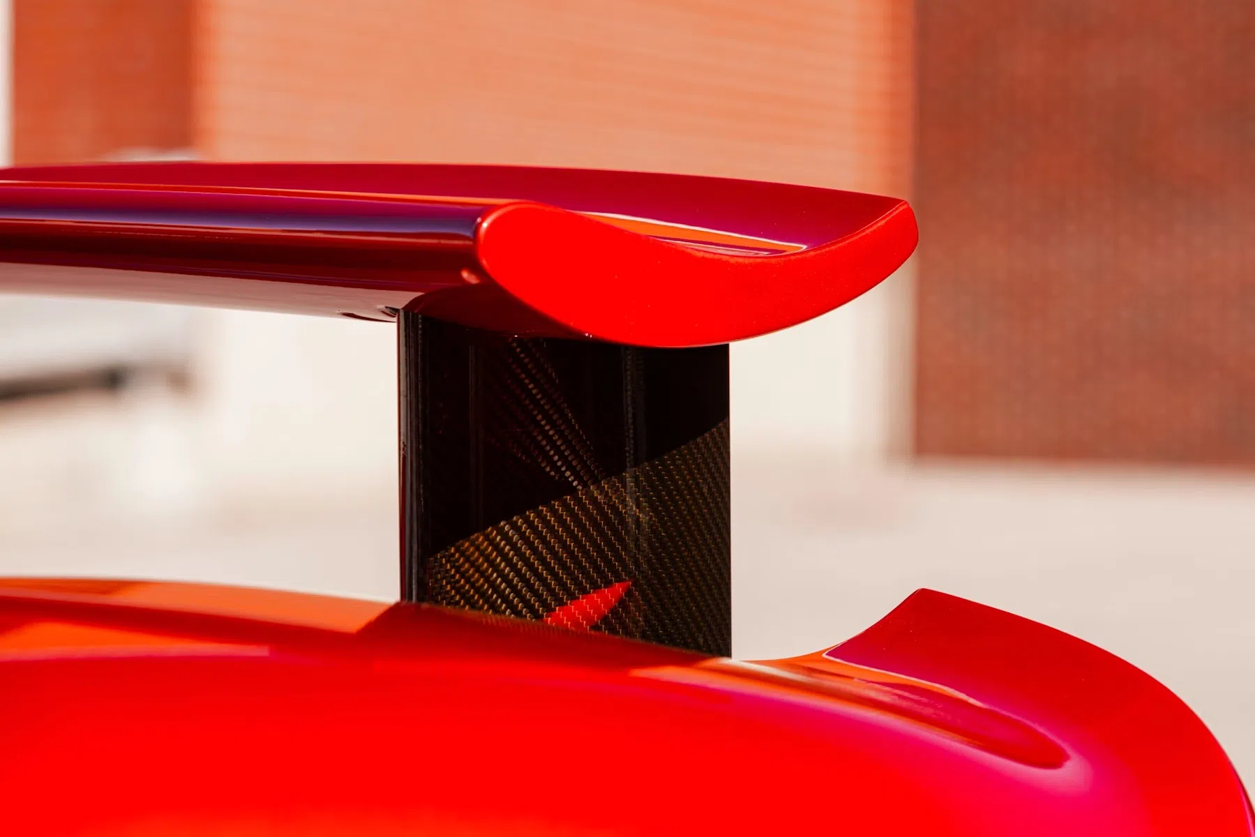 Porsche Carrera GT in Ferrari-kleur: heiligschennis of geniaall?