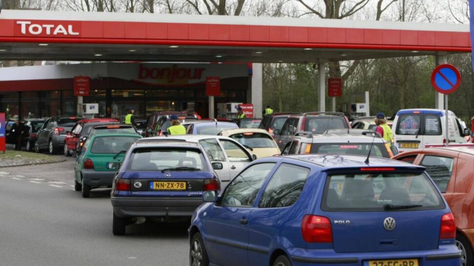 Ga morgen tanken in België, want het wordt nog goedkoper