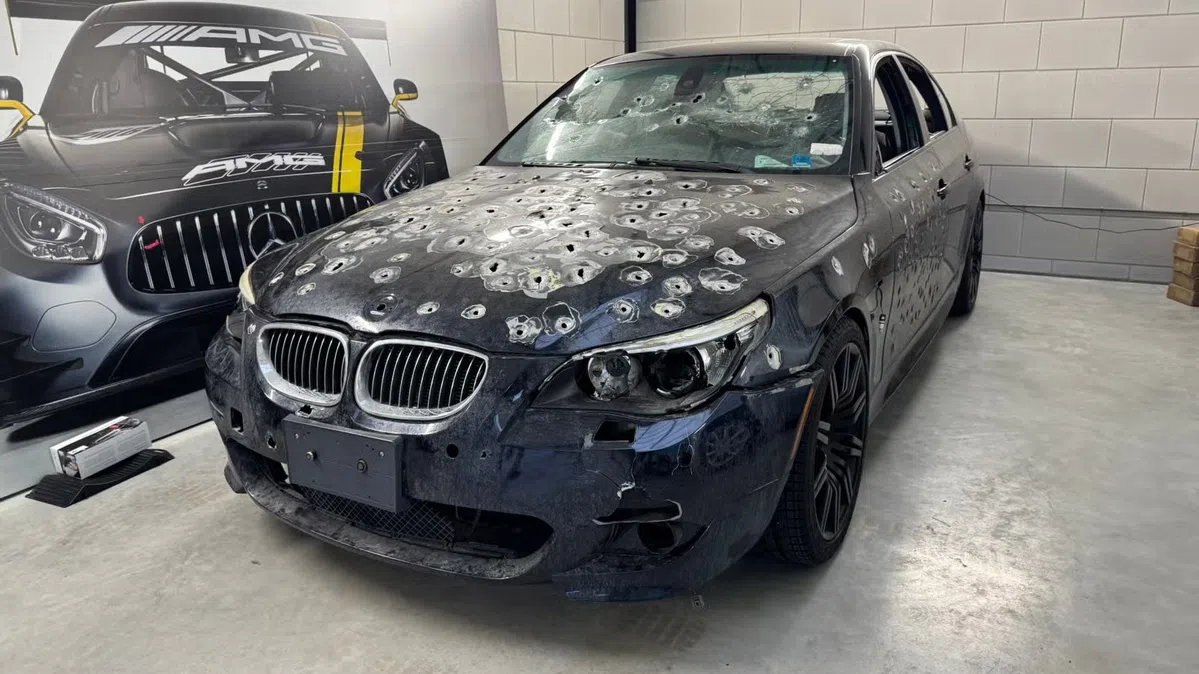 Iemand vraagt 55k voor een BMW vol met kogelgaten op Marktplaats