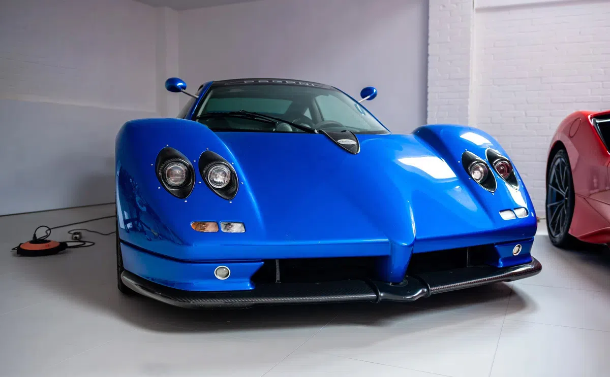 Deze Nederlandse Pagani Zonda staat eindelijk op kenteken!